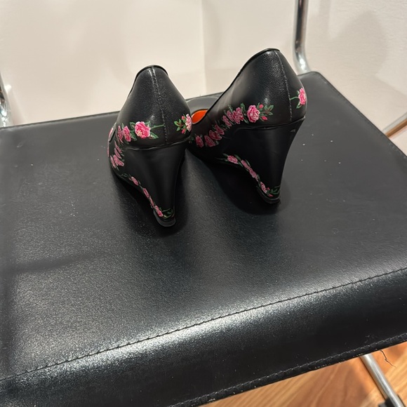 EUC Irregular Choice Painted Rose Heels sz 37 / 6,5 - Picture 5 of 5